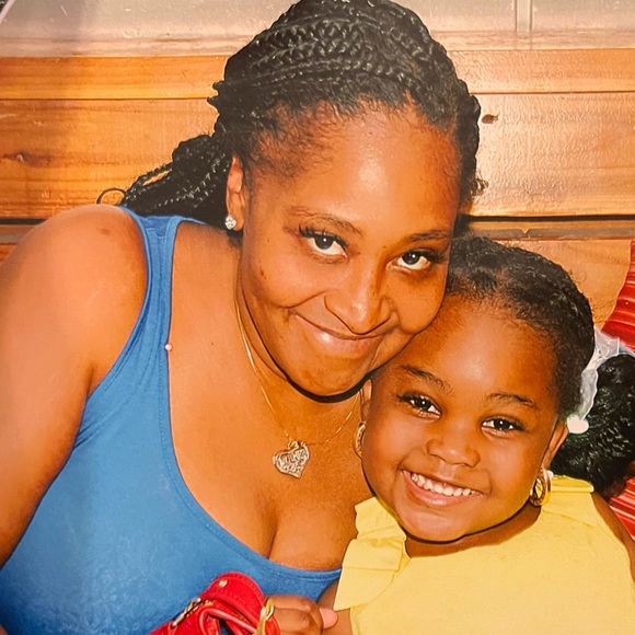 Meet your Posher, Latasha - Picture 3 of 10